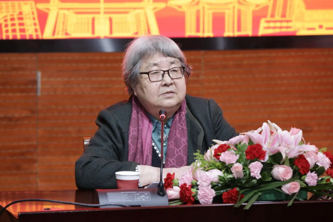 10漫画网站
资深教授 王宁先生.jpg