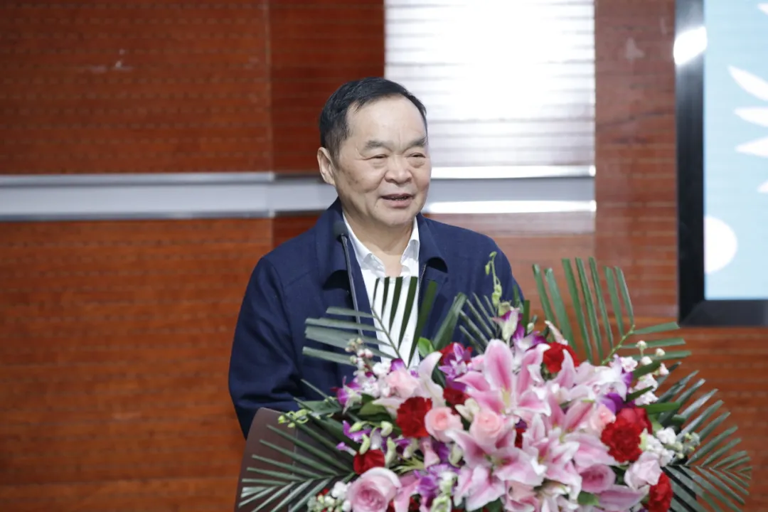 16人民教育出版社 顾之川编审.jpg