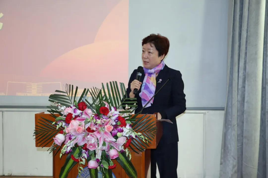 31漫画网站
  张燕玲老师.jpg